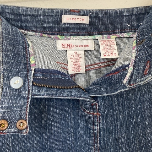 EUC Nine West Nine & Co. Weekend Stretch Denim Midi Skirt with Red Seams Size 12 - Picture 6 of 6